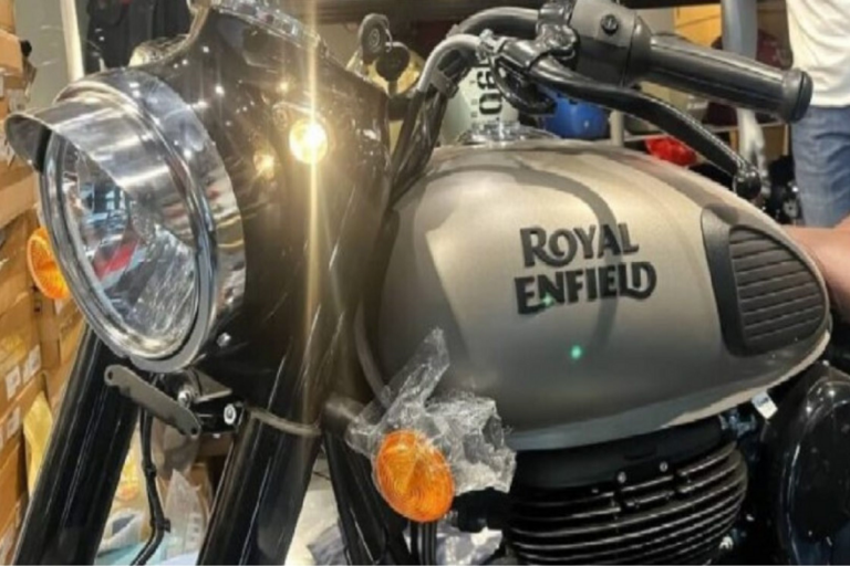Jawa को धूल चटाने आ गई नई Royal Enfield Bullet बाइक, शानदार फीचर्स के साथ बेहतरीन माइलेज New Royal Enfield Bullet bike has arrived to bite the dust of Jawa, excellent mileage with great features